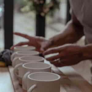 Tasses en grès tournées — Slow Potter Paris